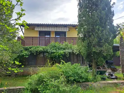 Otok Krk - samostojeća kuća s okućnicom