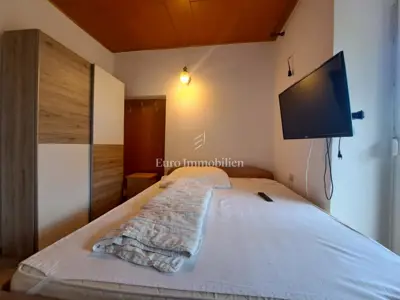 Otok Krk - samostojeća kuća s okućnicom - 17