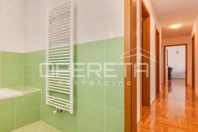 Stan 87 m², Špansko, lift i balkon - 13