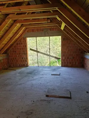 Kuća 400 m², Sveta Nedelja - mirna ulica i velika okućnica - 7