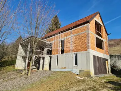 Kuća 400 m², Sveta Nedelja - mirna ulica i velika okućnica - 2