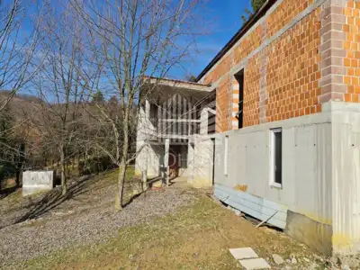 Kuća 400 m², Sveta Nedelja - mirna ulica i velika okućnica - 3