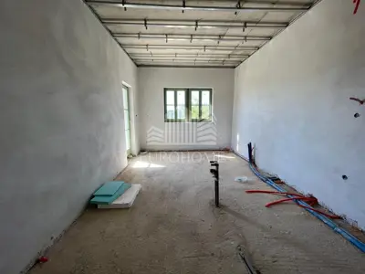 GROŽNJAN, VILA 184 m², ZEMLJIŠTE 2442 m² - 4