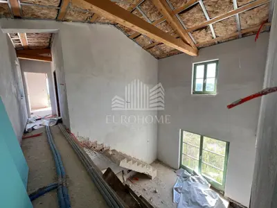 GROŽNJAN, VILA 184 m², ZEMLJIŠTE 2442 m² - 5