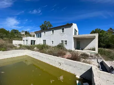 GROŽNJAN, VILLA 184 m², LAND 2442 m²