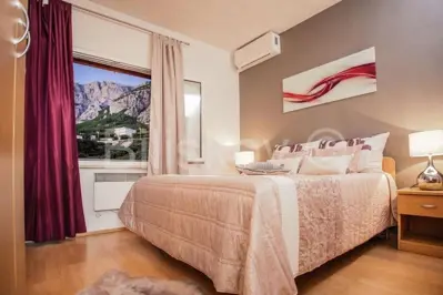 Makarska prodaja, kuća 9 stanova i projekt za 8 stanova - 12