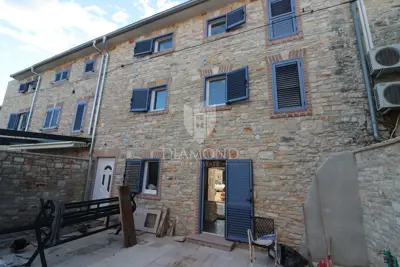 Haus 135 m² in Svetvinčenat, Pool und Sonnenterrasse