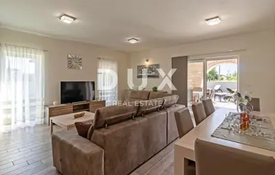 Kuća 170 m², Marčana - bazen i wellness - 14