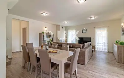 Kuća 170 m², Marčana - bazen i wellness - 15