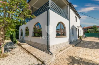House 240 m², Poreč surroundings - 5 bedrooms, terrace 40 m² - 5