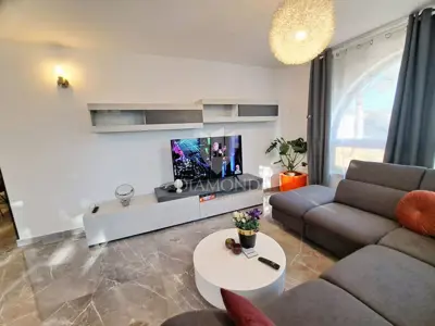 House 240 m², Poreč surroundings - 5 bedrooms, terrace 40 m² - 16