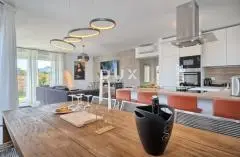 Haus zur Miete in Vodice, 290 m² - 16