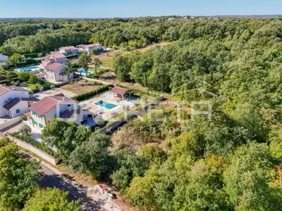 RAKALJ-HRELJIĆI- ISTRA Zemljište sa ishodovanom građevinskom dozvolom - 3