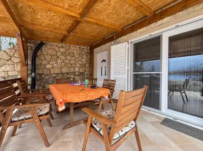 Kuća 35 m², Potočnica - pogled na more i dvorište - 2