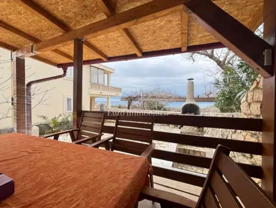 Kuća 35 m², Potočnica - pogled na more i dvorište - 7