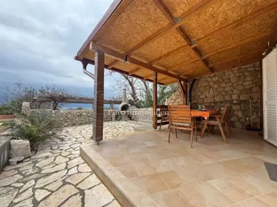 Kuća 35 m², Potočnica - pogled na more i dvorište
