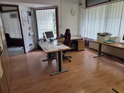 Gewerbefläche 58 m², Jarun - Büroraum im Erdgeschoss