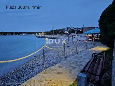 PULA, PJEŠČANA UVALA - premium furnished apartment with terrace only 150 meters - 20