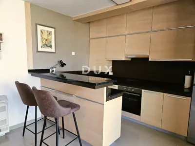PULA, PJEŠČANA UVALA - premium furnished apartment with terrace only 150 meters - 5