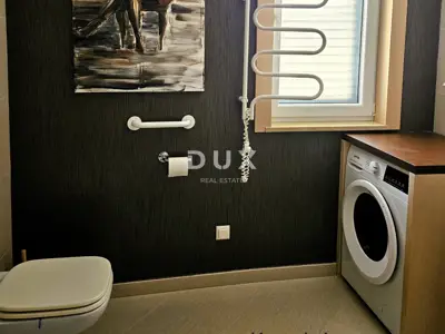 PULA, PJEŠČANA UVALA - premium furnished apartment with terrace only 150 meters - 11