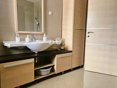 PULA, PJEŠČANA UVALA - premium furnished apartment with terrace only 150 meters - 19