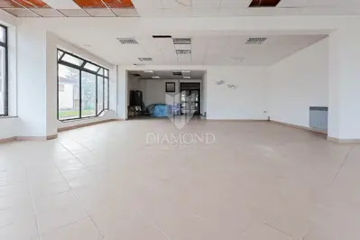 Commercial building 473 m², Šibice - along the main road - 2