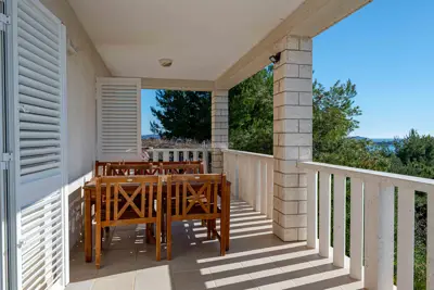 House 202 m², Rogoznica - quiet location and open sea view - 6