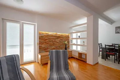 House 202 m², Rogoznica - quiet location and open sea view - 21