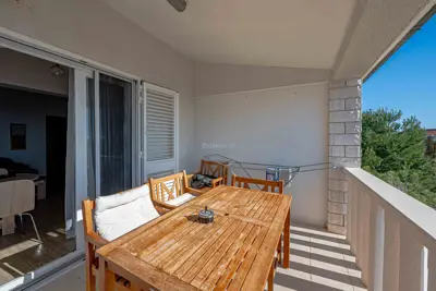 House 202 m², Rogoznica - quiet location and open sea view - 22
