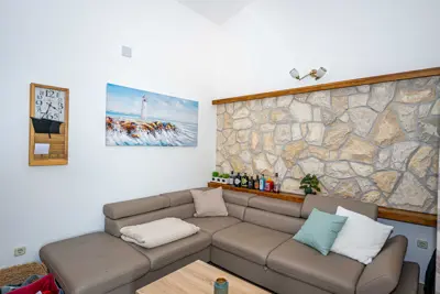 Kuća 202 m², Rogoznica - mirna lokacija i otvoren pogled na more - 21