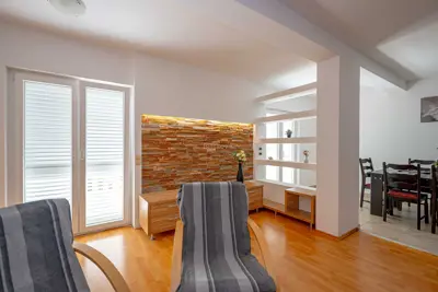 Kuća 202 m², Rogoznica - mirna lokacija i otvoren pogled na more - 19