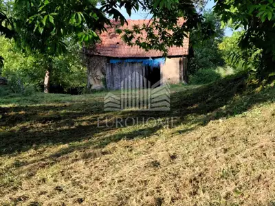 Građevinsko zemljište 2.570 m², Lukovo kod Vrbovca, blizina centra