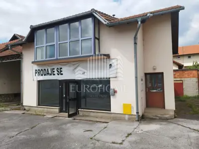 Two houses 917 m², Sesvete - investment location - 1