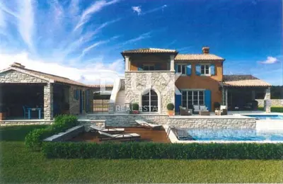 ISTRA TINJAN - Building plot with permit for a villa! - 2