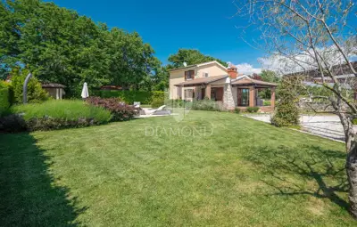 House 144 m², Poreč - pool and landscaped yard - 2