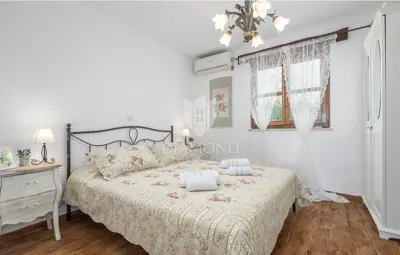 House 144 m², Poreč - pool and landscaped yard - 12