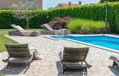 House 144 m², Poreč - pool and landscaped yard - 7