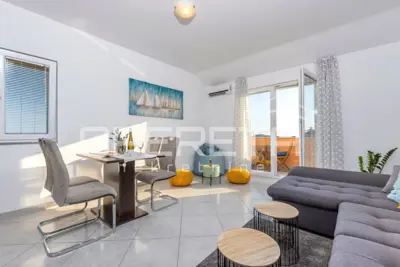 House with a pool and apartments in the quiet part of Rogoznica - 7
