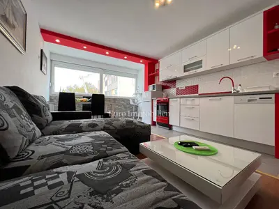Apartment in Makarska, 50 m from the waterfront, south-facing orientation