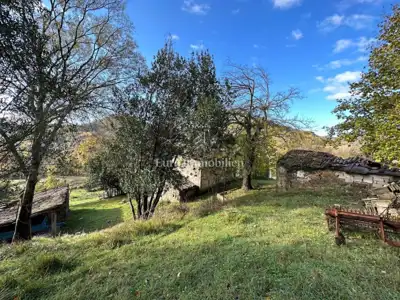 Kuća 250 m², Cerovlje - istarska stancija i okućnica 11.000 m² - 11