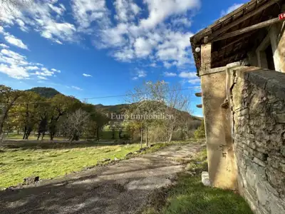 Kuća 250 m², Cerovlje - istarska stancija i okućnica 11.000 m² - 3