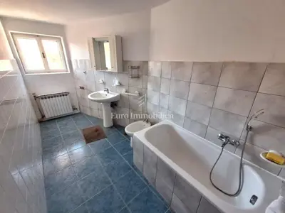 Kuća 180 m², Krk - pogled na more i garaža - 19