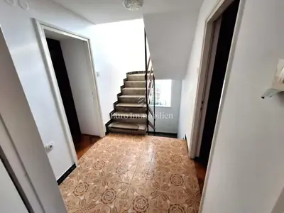 Kuća 180 m², Krk - pogled na more i garaža - 21