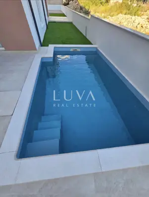 Stan 90 m², Vodice - novogradnja s vrtom i bazenom - 17