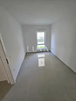 Stan 90 m², Vodice - novogradnja s vrtom i bazenom - 12