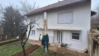 Galgovo, kuća u izgradnji 75 m², sastoji se od tri stana, vrt