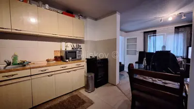 House 75 m², Samobor - three apartments and an outbuilding - 16