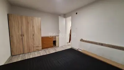 House 75 m², Samobor - three apartments and an outbuilding - 7