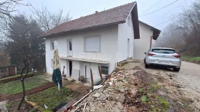 House 75 m², Samobor - three apartments and an outbuilding - 2