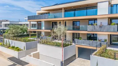 Wohnung zum Kauf in Novigrad, 95 m² - 2